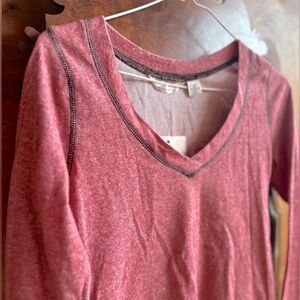 NWT Derek Heart V neck long sleeve T shirt size M